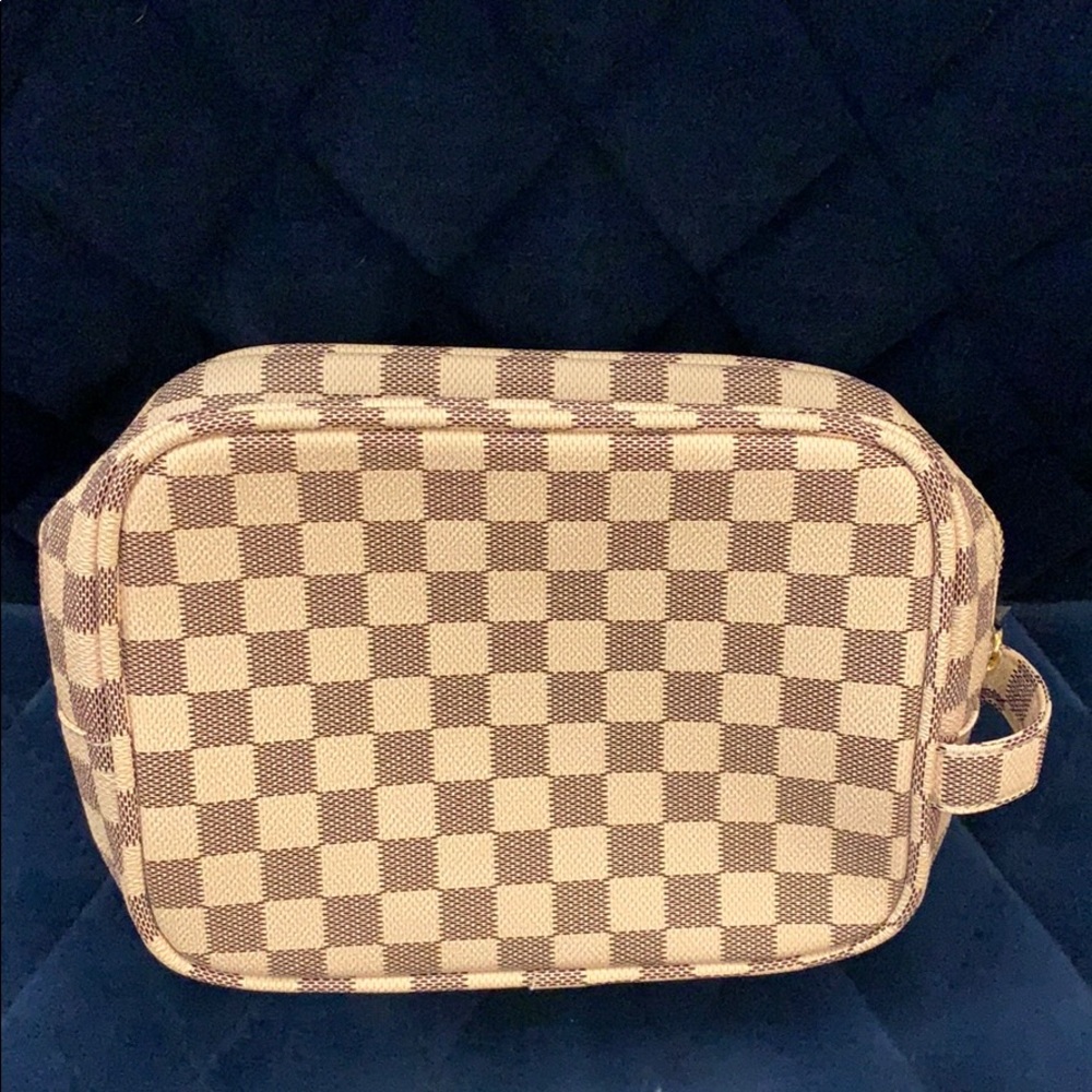 Box print makeup bag